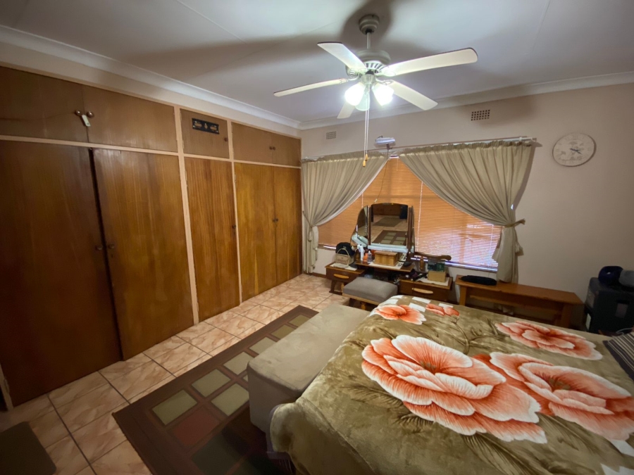 8 Bedroom Property for Sale in Baillie Park North West